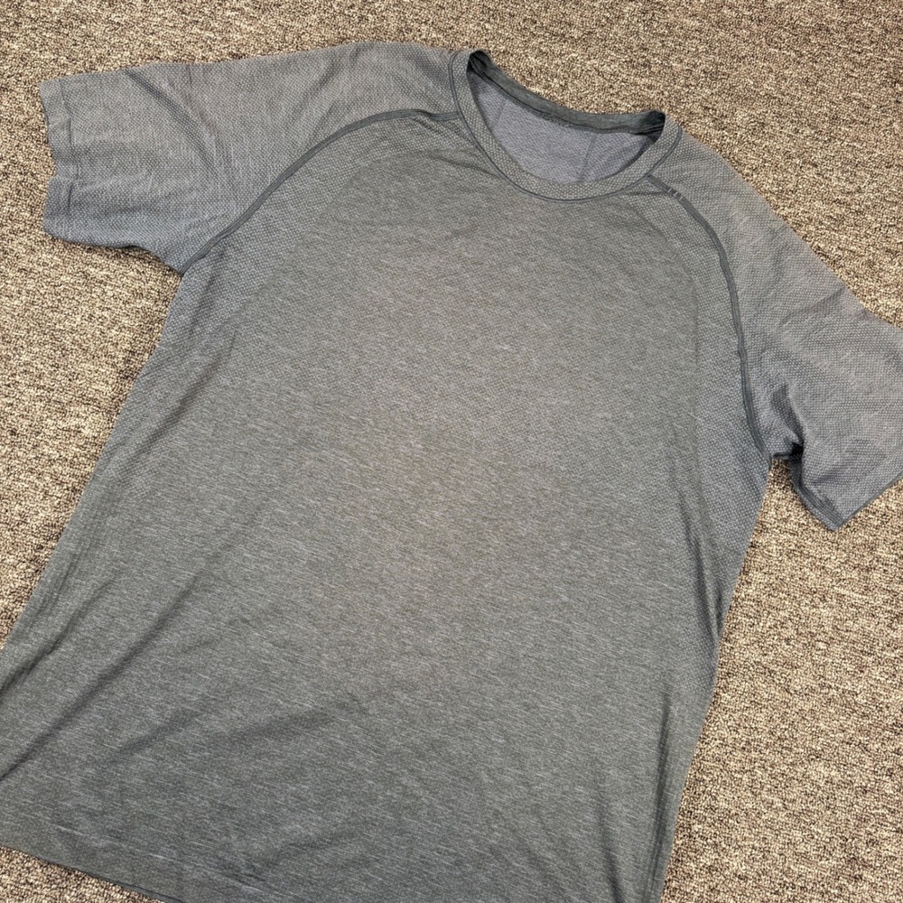 Lululemon Metal Vent Tech Shirt Mens L Grey Short Sleeve Training Tee Workout